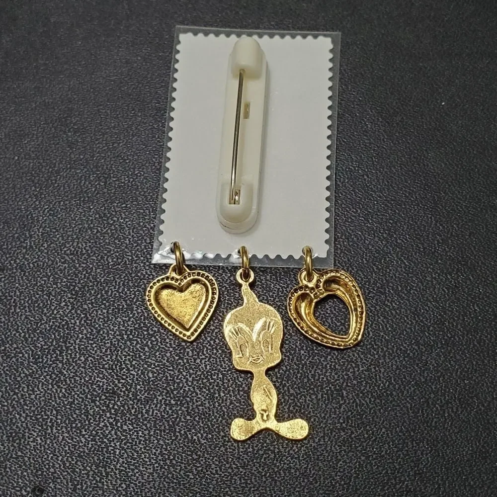 Ruth Chambers adorable brooch